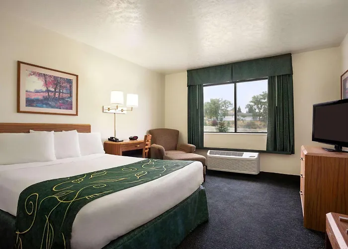 Travelodge By Wyndham River Wy Hotel