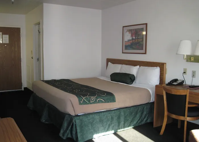 Travelodge By Wyndham River Wy 3*