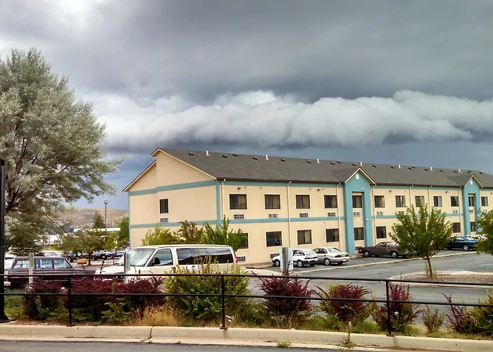 Travelodge By Wyndham River Wy Hotel